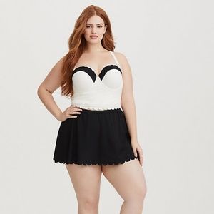 Torrid Ivory and Black mid-kini (top only)